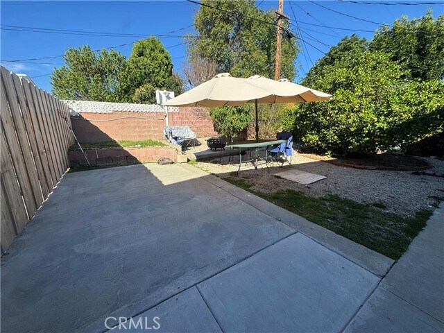 Building Photo - 6439 Graves Ave