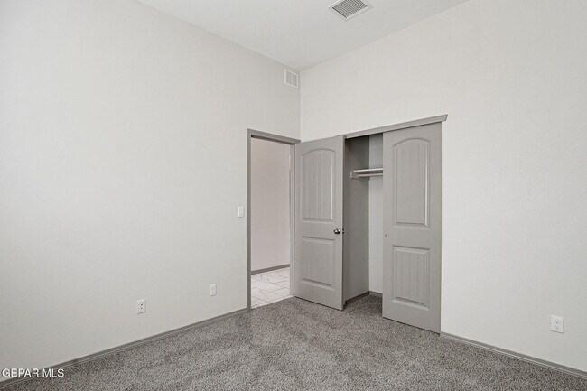 Building Photo - 1129 Indigo Sky St