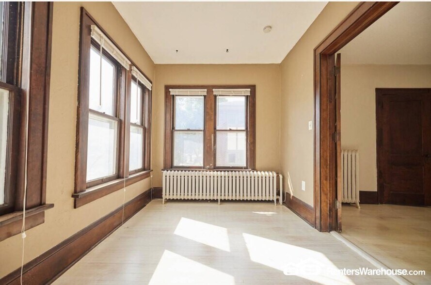 Building Photo - 3434 Girard Ave S