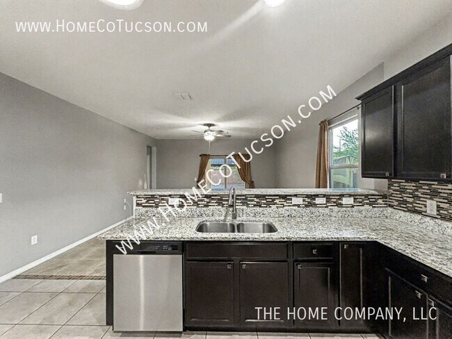 Building Photo - 11675 W Vanderbilt Farms Way