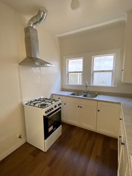 Building Photo - 1417 S Gaffey St