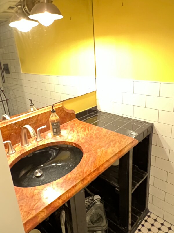 Building Photo - 219 Cumley Terrace