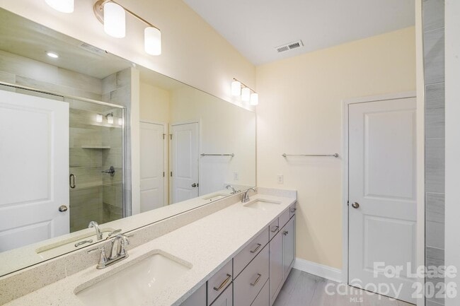 Building Photo - 334 Simeon Dr