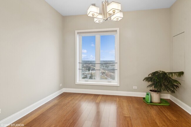Building Photo - 1 Renaissance Pl