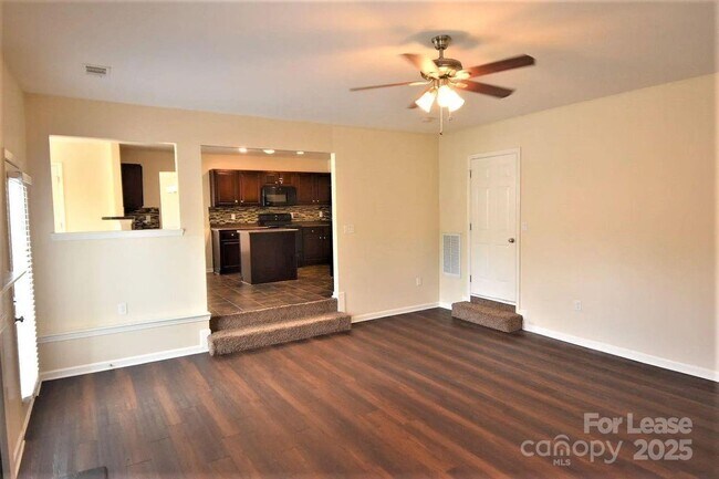 Building Photo - 10545 Barvas St