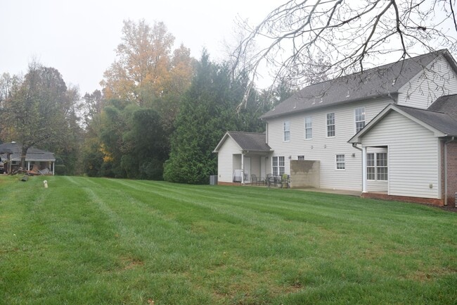 Building Photo - Hollar Duplex Conover