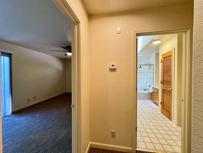 Building Photo - Spacious 3-bedroom, 2-bath multi-family home