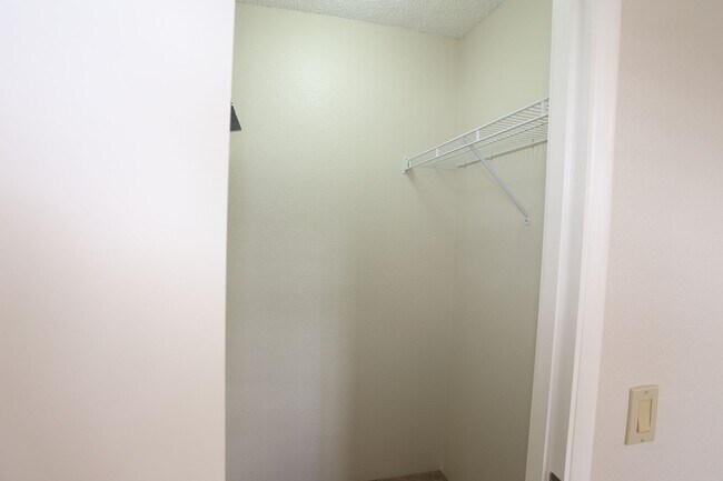 Building Photo - Havens at I'i Vistas - 1/1/2 parking (Mili...