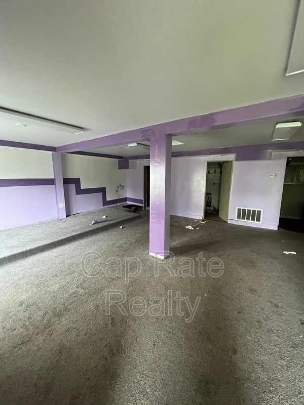 Building Photo - 1043 E 17th Ave