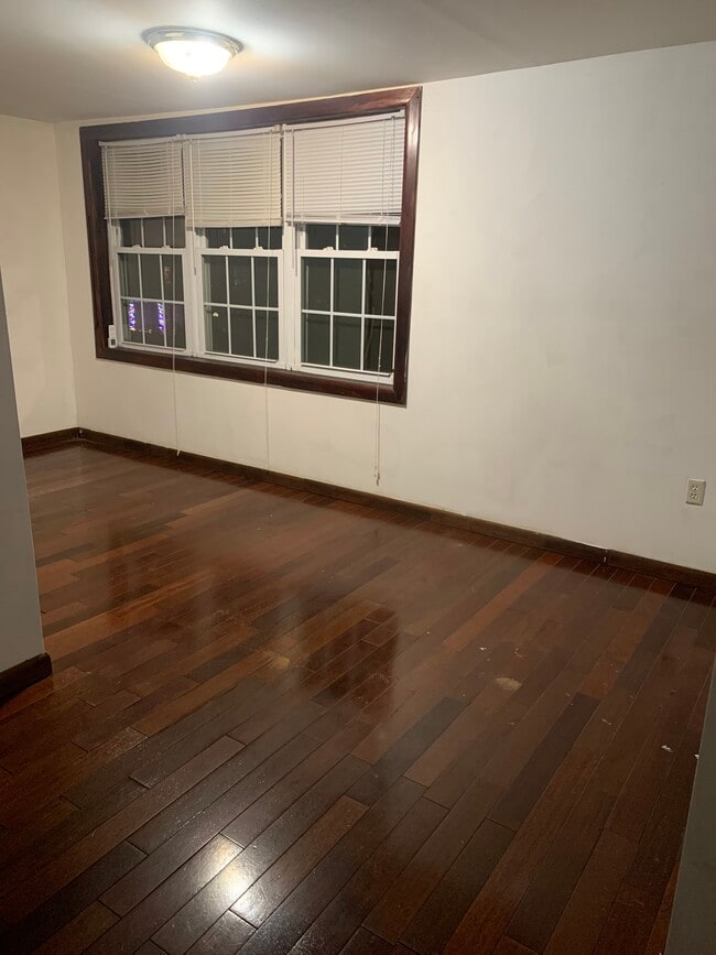 Building Photo - 101-46-146 95th St