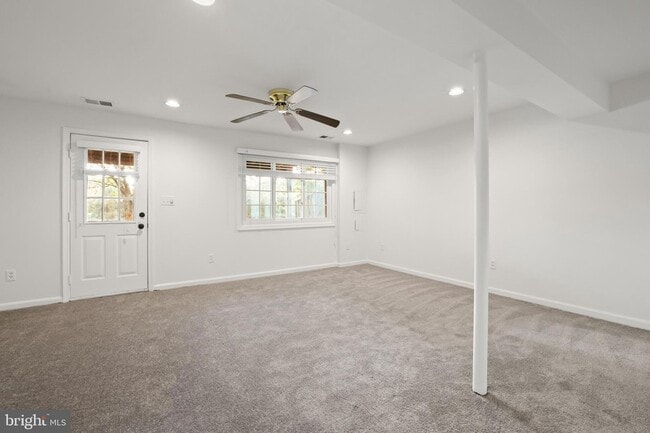 Building Photo - 2916 Bridgehampton Ct