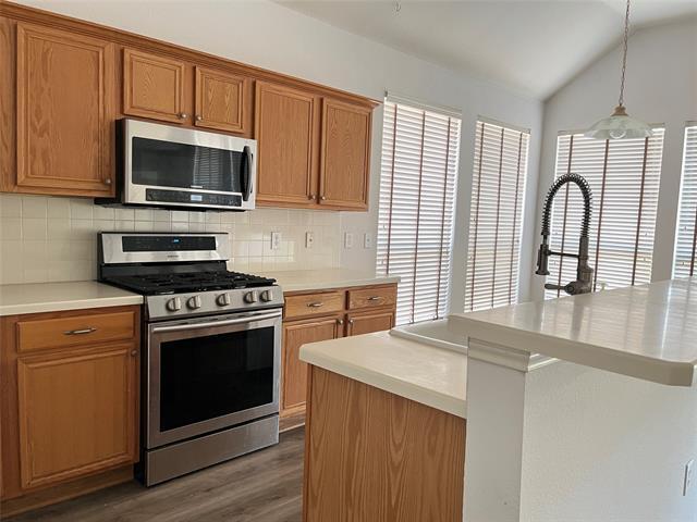 Building Photo - 9814 Glenshee Dr