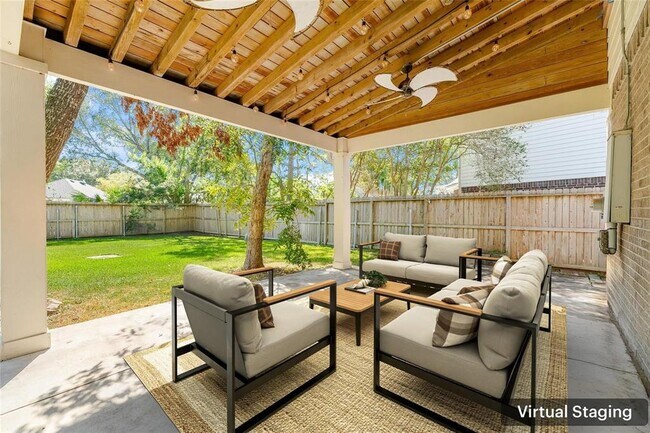 Building Photo - 2645 Lakeway Dr