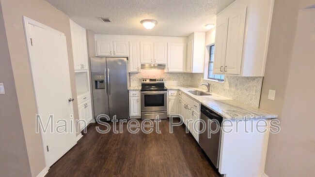 Building Photo - 7524 Sandy Creek Dr