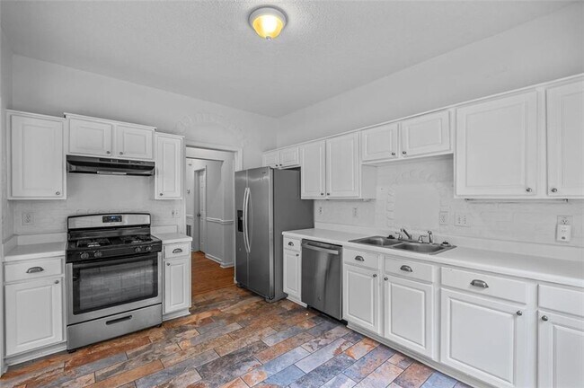 Building Photo - 1163 Rhyne Chase