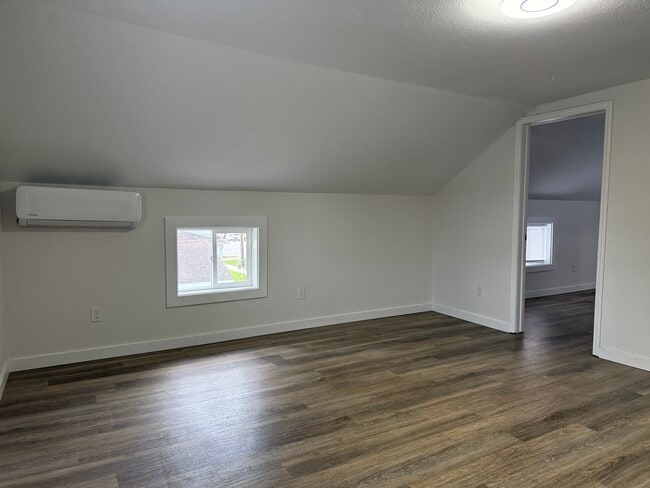 Building Photo - 712 Elizabeth St