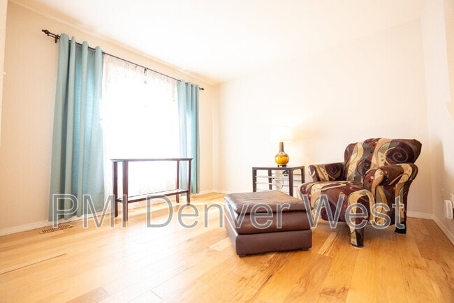 Building Photo - 16821 E Hialeah Ave