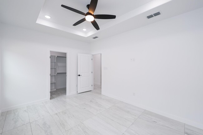 Building Photo - 604 Silvana Dr