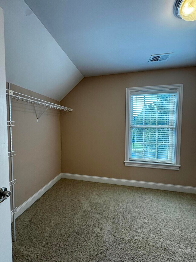 Building Photo - 3120 Hemingway Ln