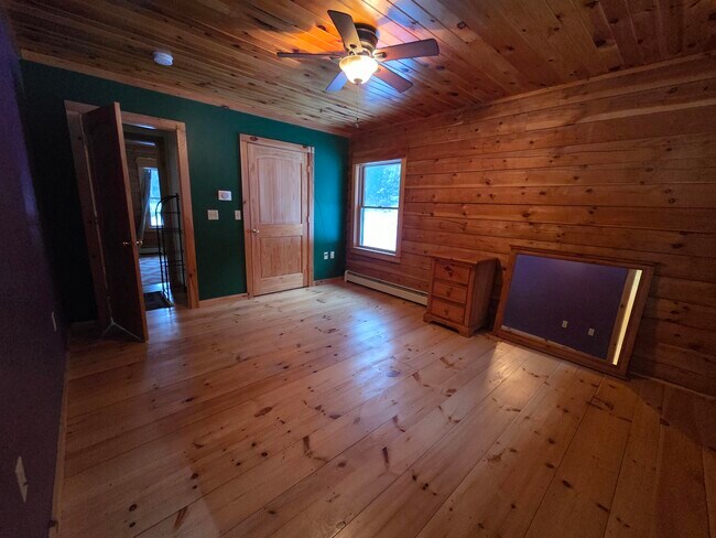 Building Photo - 18 Mirror Lk Hts