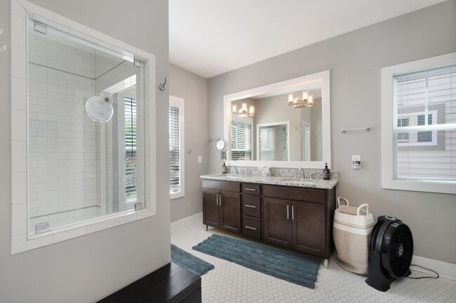 Building Photo - Charming FURNISHED East Nashville Home-181...