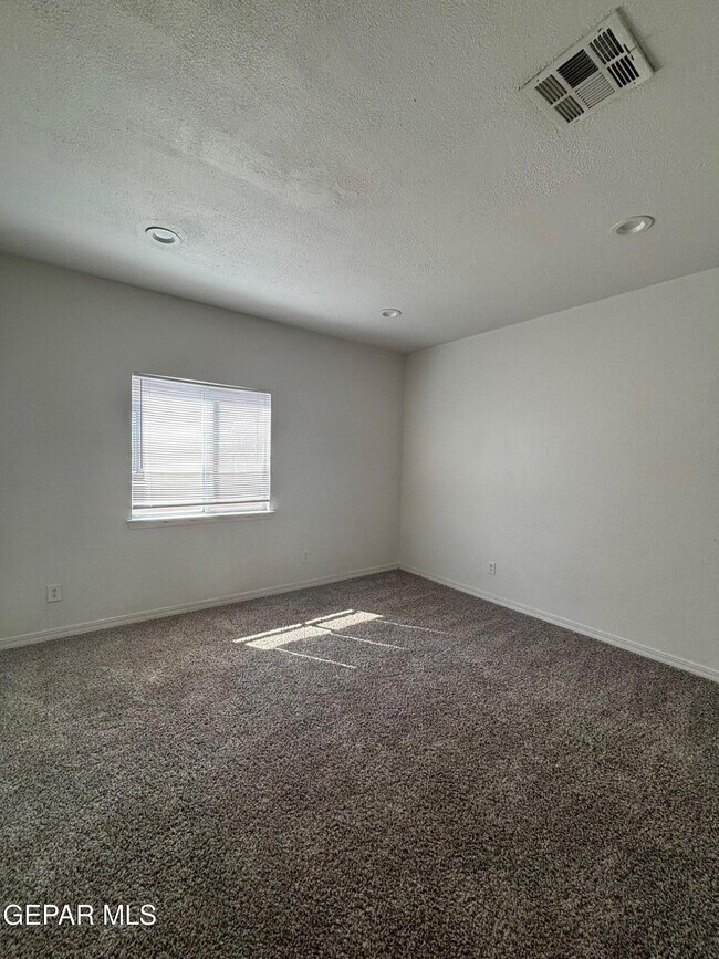 Building Photo - 12444 Sombra Grande Dr