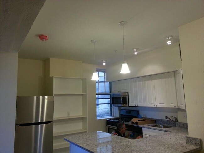 Building Photo - 2001 Commonwealth Ave