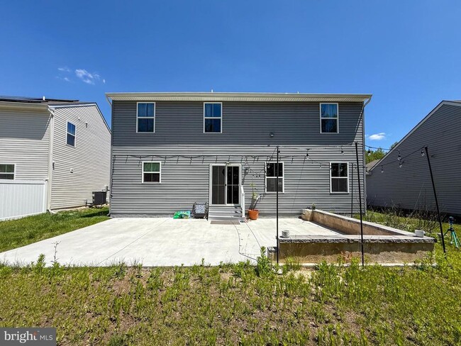 Building Photo - 91 Goldspire Dr