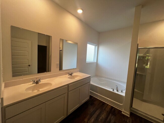 Building Photo - 4BR One-Level Home in Rosser Farms – Open Floor Plan + Prime Location!