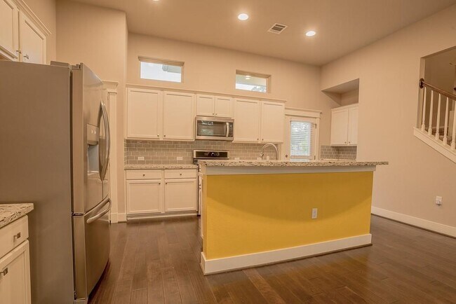 Building Photo - 10604 Wills Lp