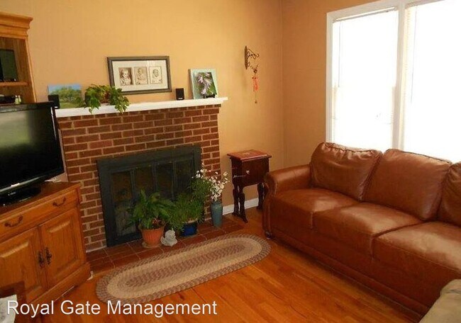 Building Photo - 3 br, 1 bath House - 8716 W 70th Terrace