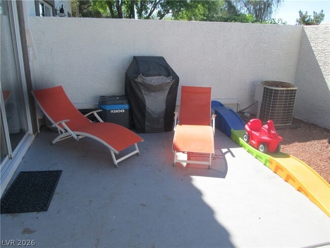 Building Photo - 221 Luninborg St