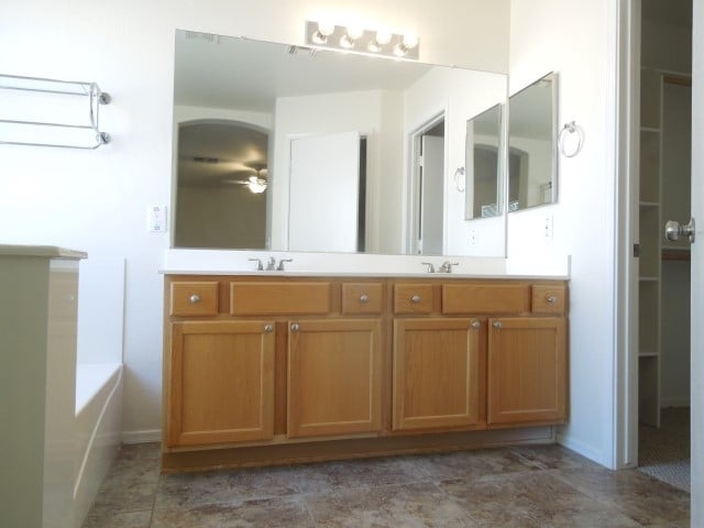 Building Photo - 15834 W Mohave St