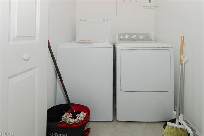 Building Photo - 5807 Double Eagle Cir