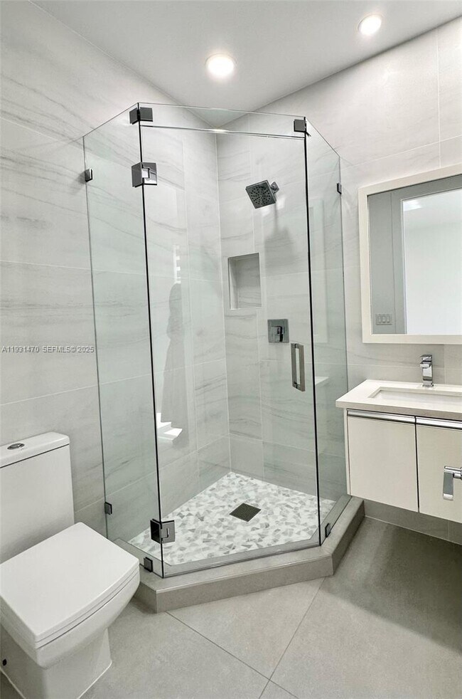 Building Photo - 6414 NW 104th Ct