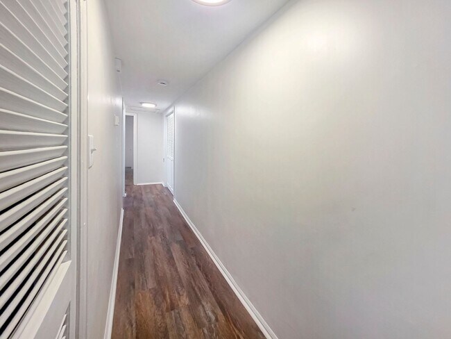 Building Photo - 1111 Lawton Pl SW
