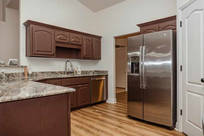 Building Photo - 641 Territory Ln