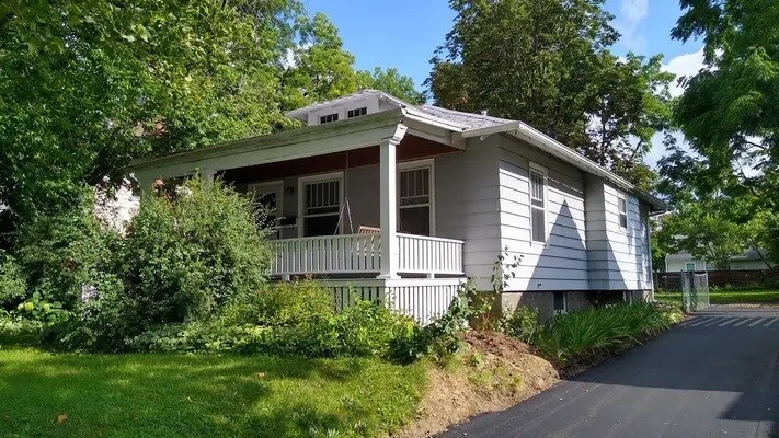 Primary Photo - 409 Pauline Blvd