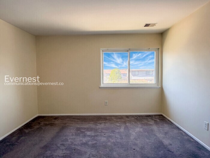 Building Photo - 10202 Prince Pl