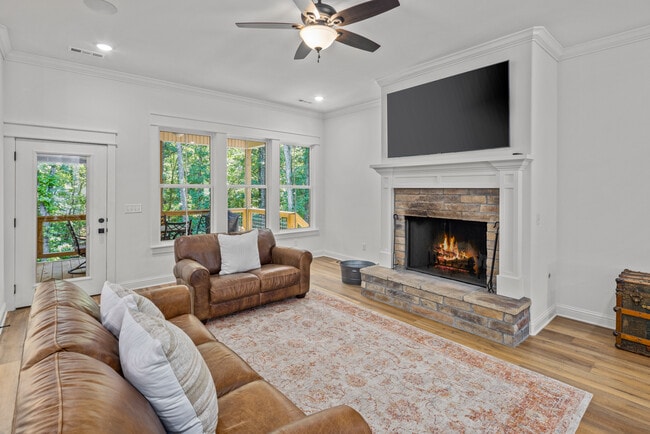 Building Photo - 27 Duxford Cir