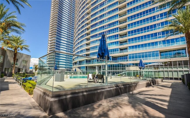 Building Photo - 4525 Dean Martin Dr