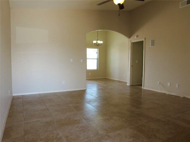 Building Photo - 14209 North Point Ave