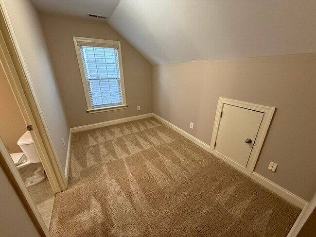 Building Photo - HUGE 5 Bedroom 3 Stroy Home with Fenced in...