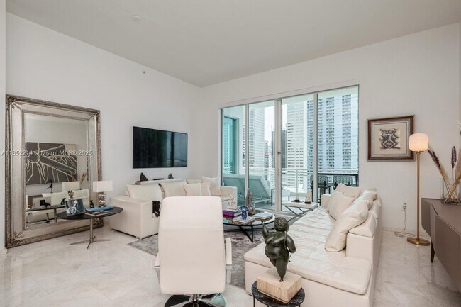 Building Photo - 900 Brickell Key Blvd