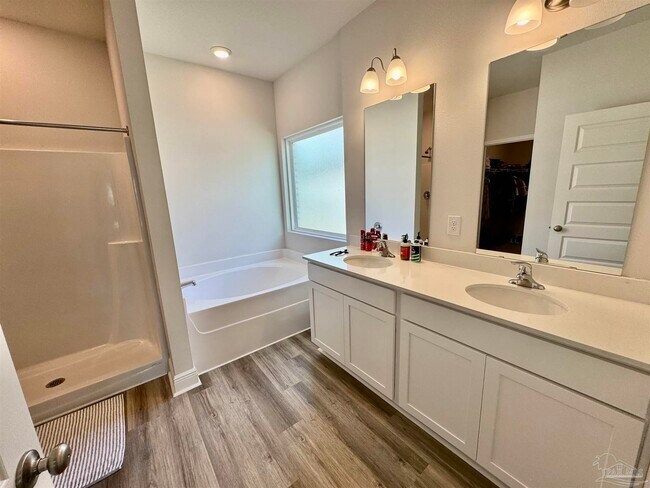Building Photo - 8084 Fir Tree Dr