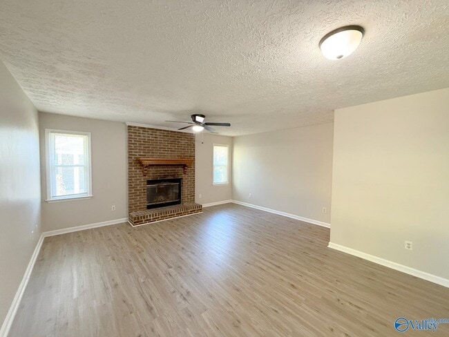 Building Photo - 160 Lewis Ln