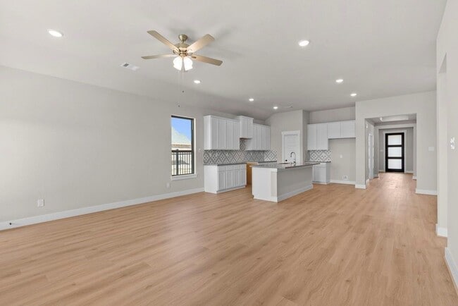 Building Photo - 2216 Inglenook Grv Dr