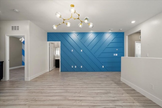 Building Photo - Entertainer's Dream 4Bd Home with Designer Finishes & Outdoor Kitchen