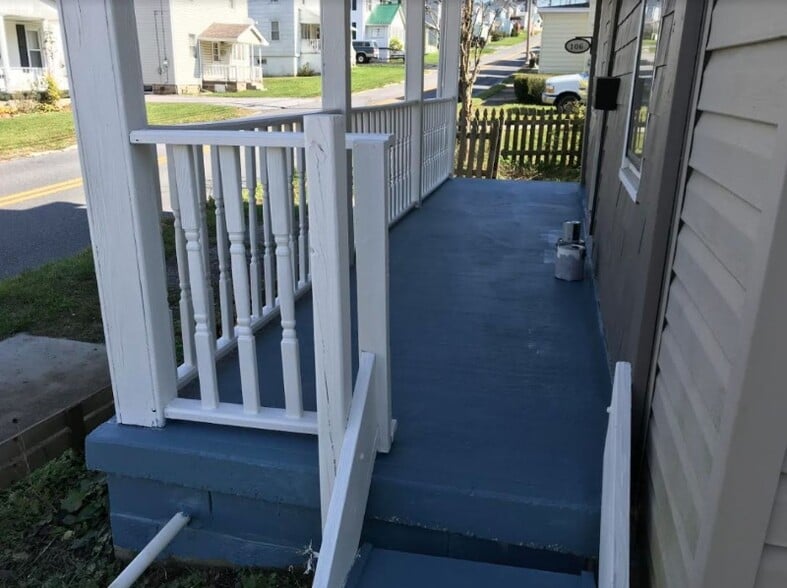 Building Photo - 106 Forest St