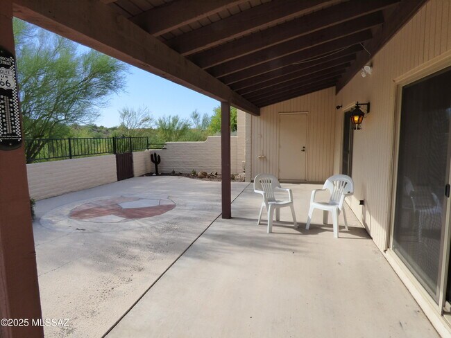 Building Photo - 5110 N Placita Del Lazo